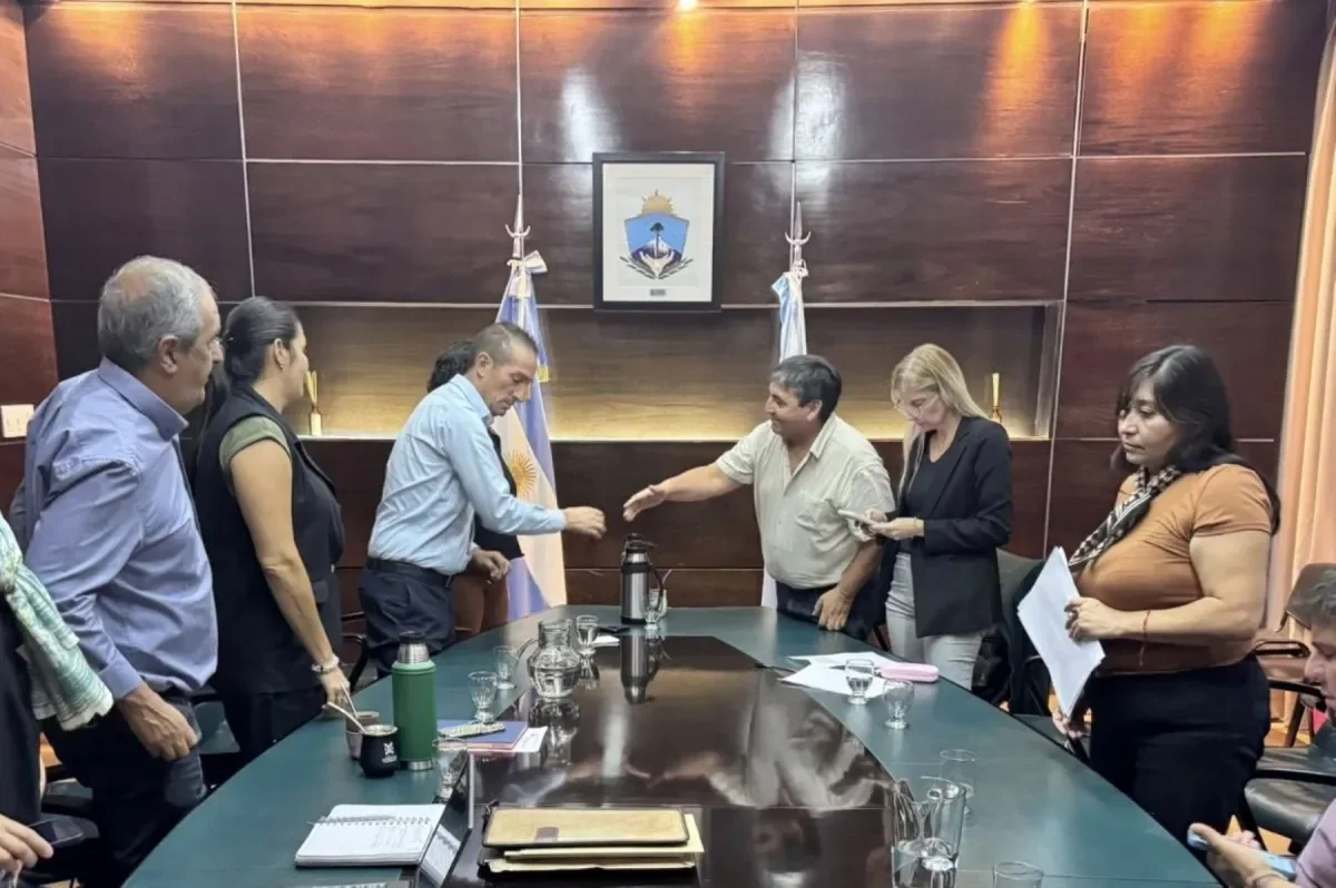 Acuerdo entre ATE y el Gobierno pone fin al paro que interrumpía clases en Neuquén