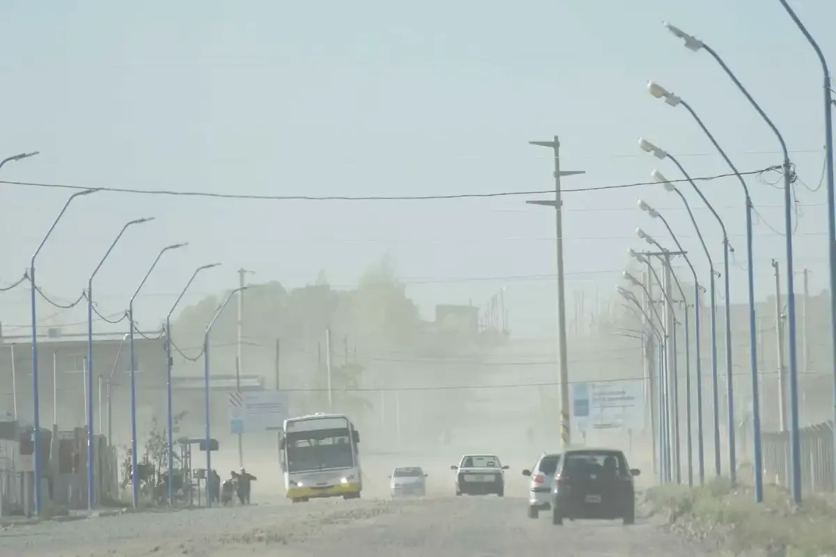 Alerta por vientos intensos en Neuquén: ráfagas de hasta 90 km/h afectan la región