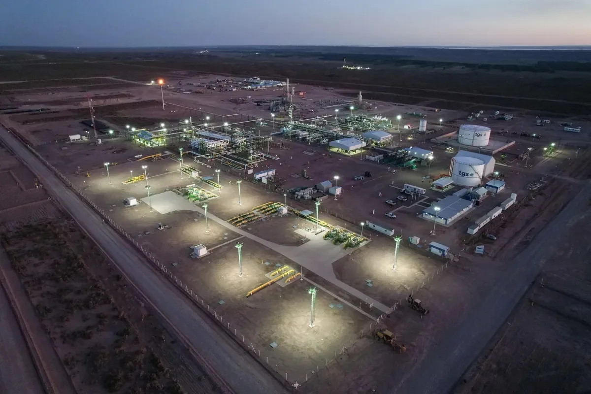 Avanza millonario proyecto para exportar gas de Vaca Muerta con YPF involucrada