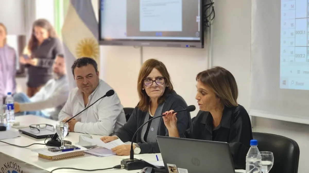 Beatriz Gentile finaliza su gestión en la UNCo con logros y cuestionamientos al ajuste