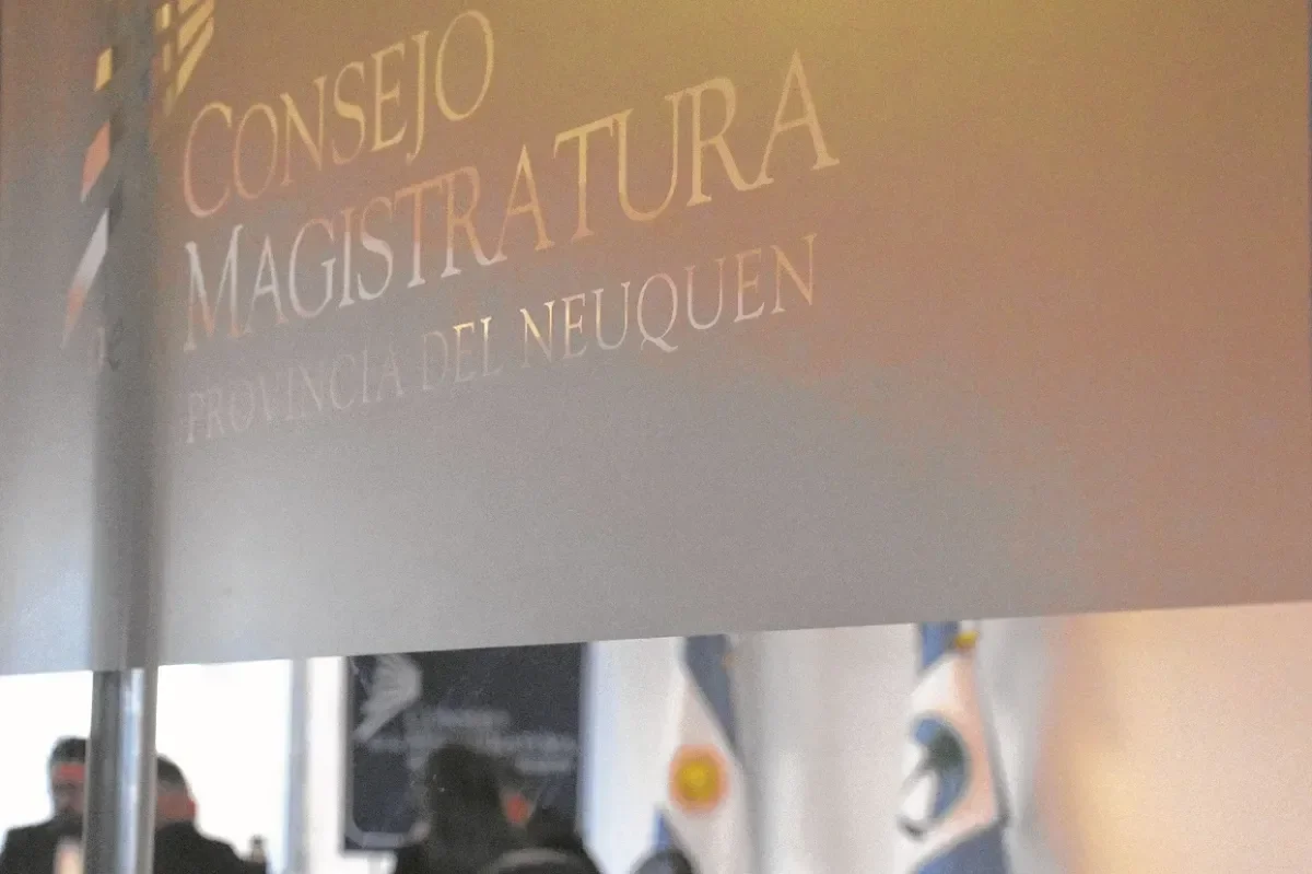 Candidatos a juez procesal administrativo en Zapala se preparan para la final