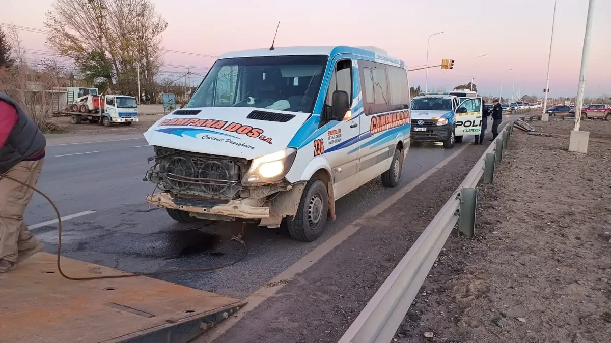Caos vehicular en la rotonda de Fasinpat tras accidente en Ruta 7