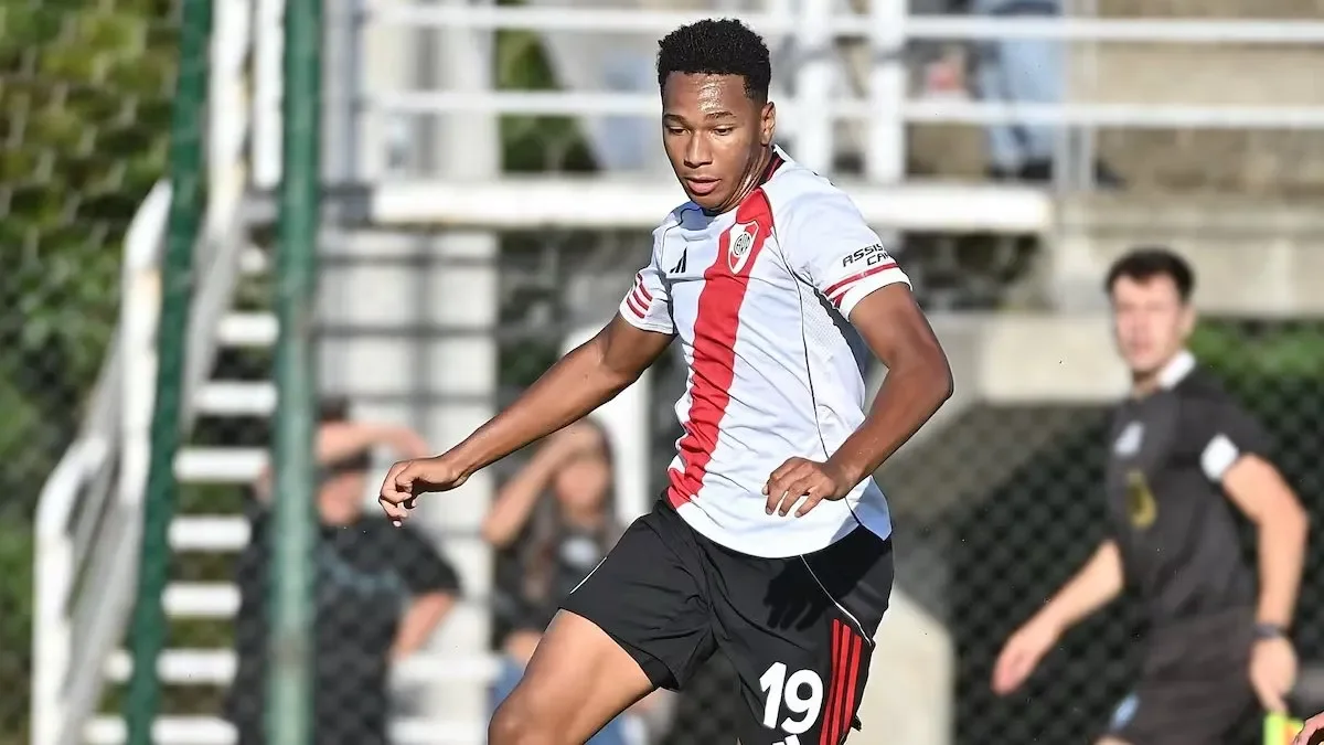 Convocatoria sorpresiva: un jugador con raíces nigerianas listo para debutar en River