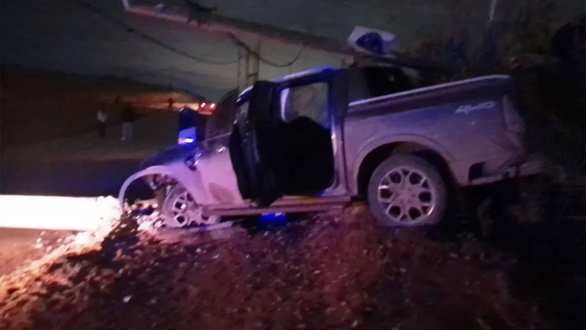 Corte de luz en el oeste de Zapala tras accidente con camioneta