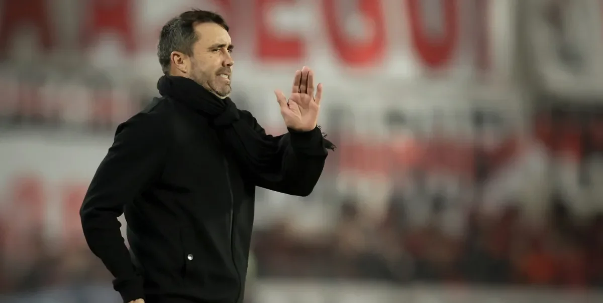 Coudet sorprende al presentar un equipo alternativo para enfrentar a RB Bragantino