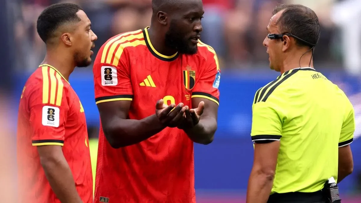 Debut polémico de Darío Herrera en el Mundial: roja y gol anulado marcan su actuación
