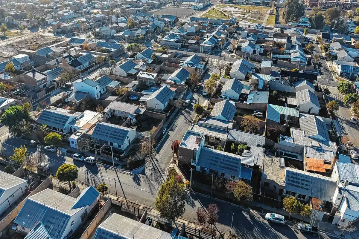 El barrio San Lorenzo en Neuquén celebra la renovación de sus calles asfaltadas