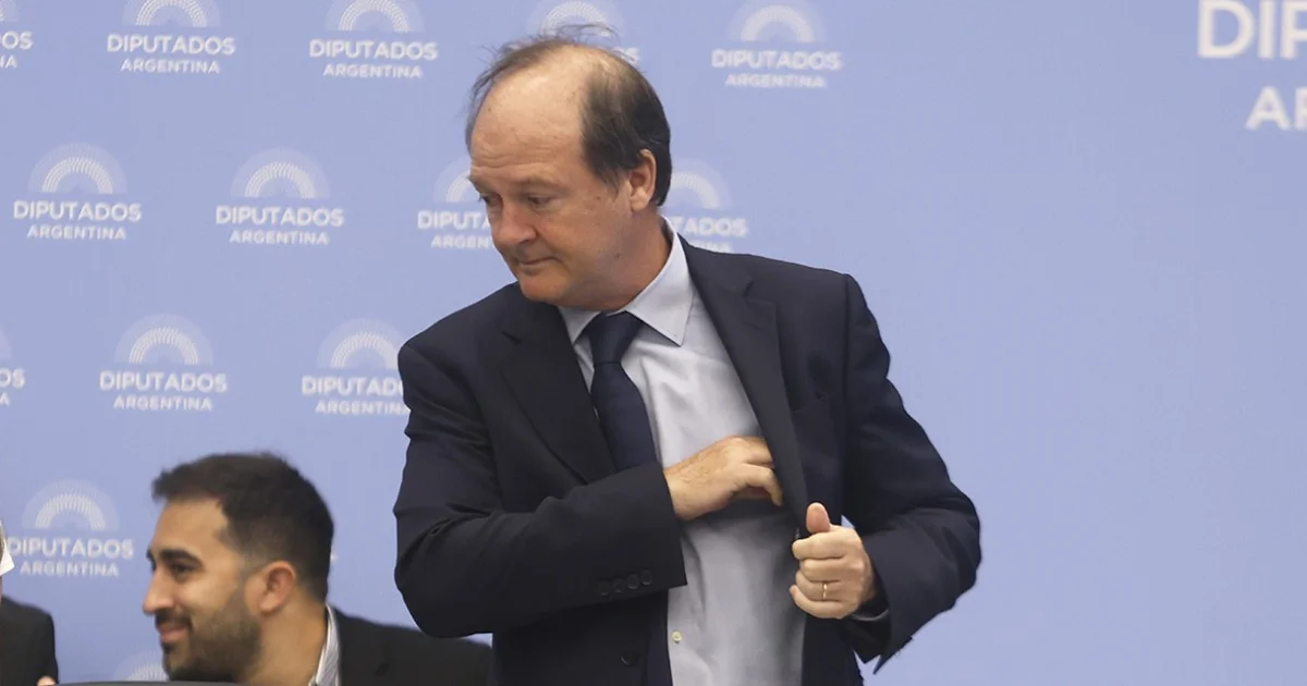 El gobierno argentino recurre a la importación de electricidad de Uruguay a altos costos