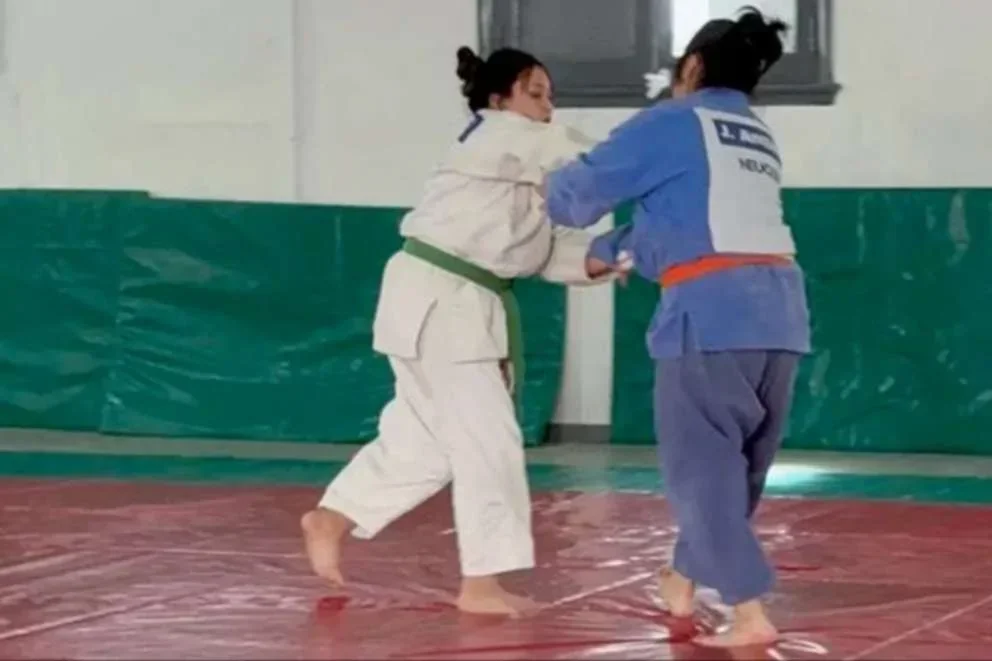 Entrenadores y judocas neuquinos se benefician de campus de judo gratuito