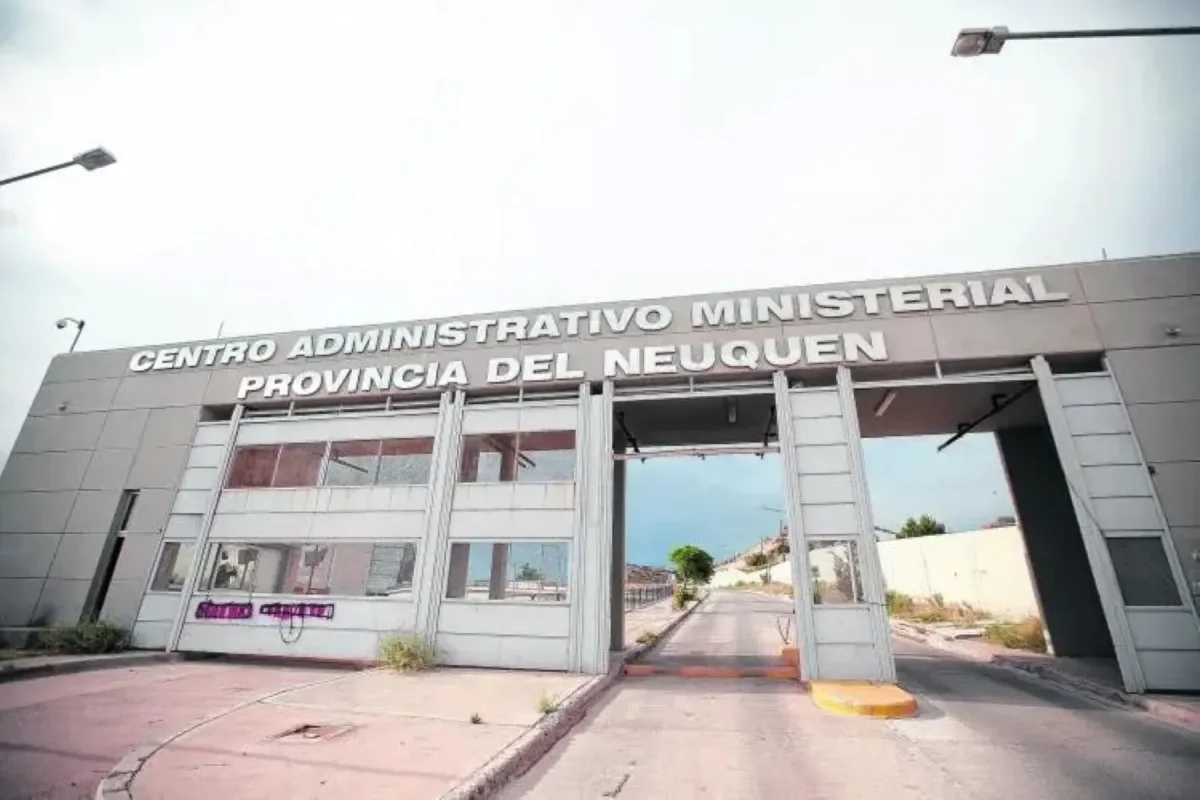 Escándalo en el ministerio de Salud de Neuquén: destitución de la directora de Recupero Financiero