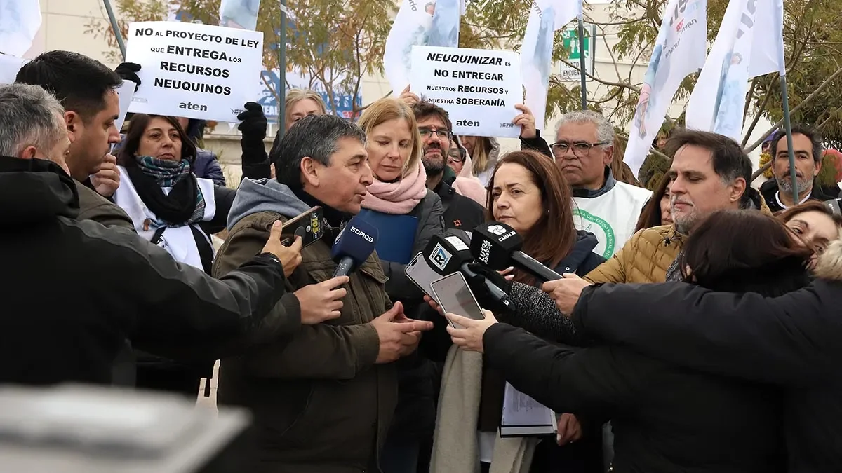 Estatales critican acuerdo GNL con YPF y exigen transparencia en paritarias