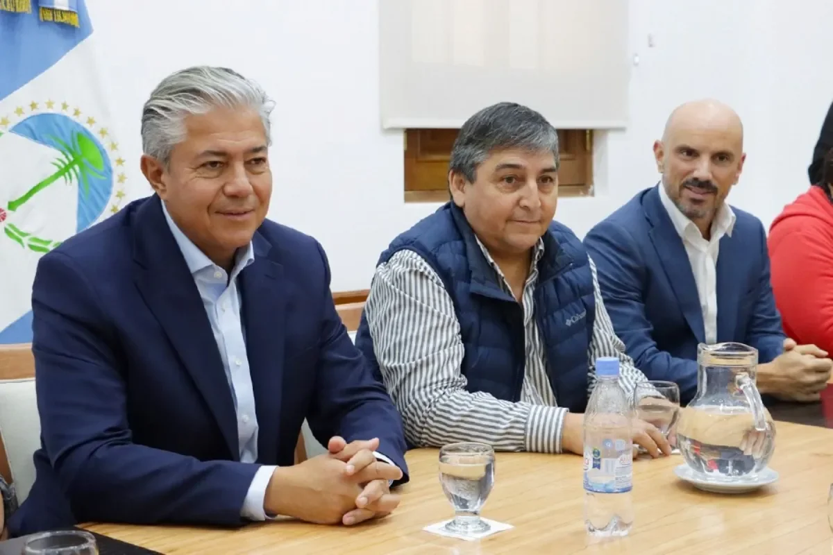 Figueroa implementa "cese voluntario" para estatales con deudas de aportes en Neuquén