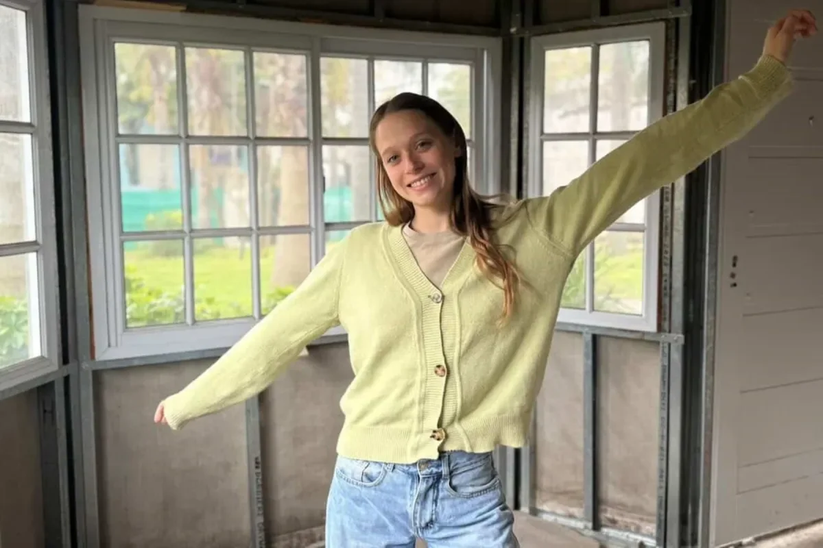 Gisela, joven albañil, construye su hogar tras dificultades para alquilar