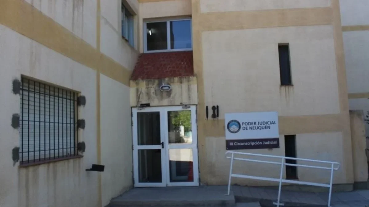 Hombre apuñalado en la Fiesta del Asado al defender a su hijo en un violento incidente