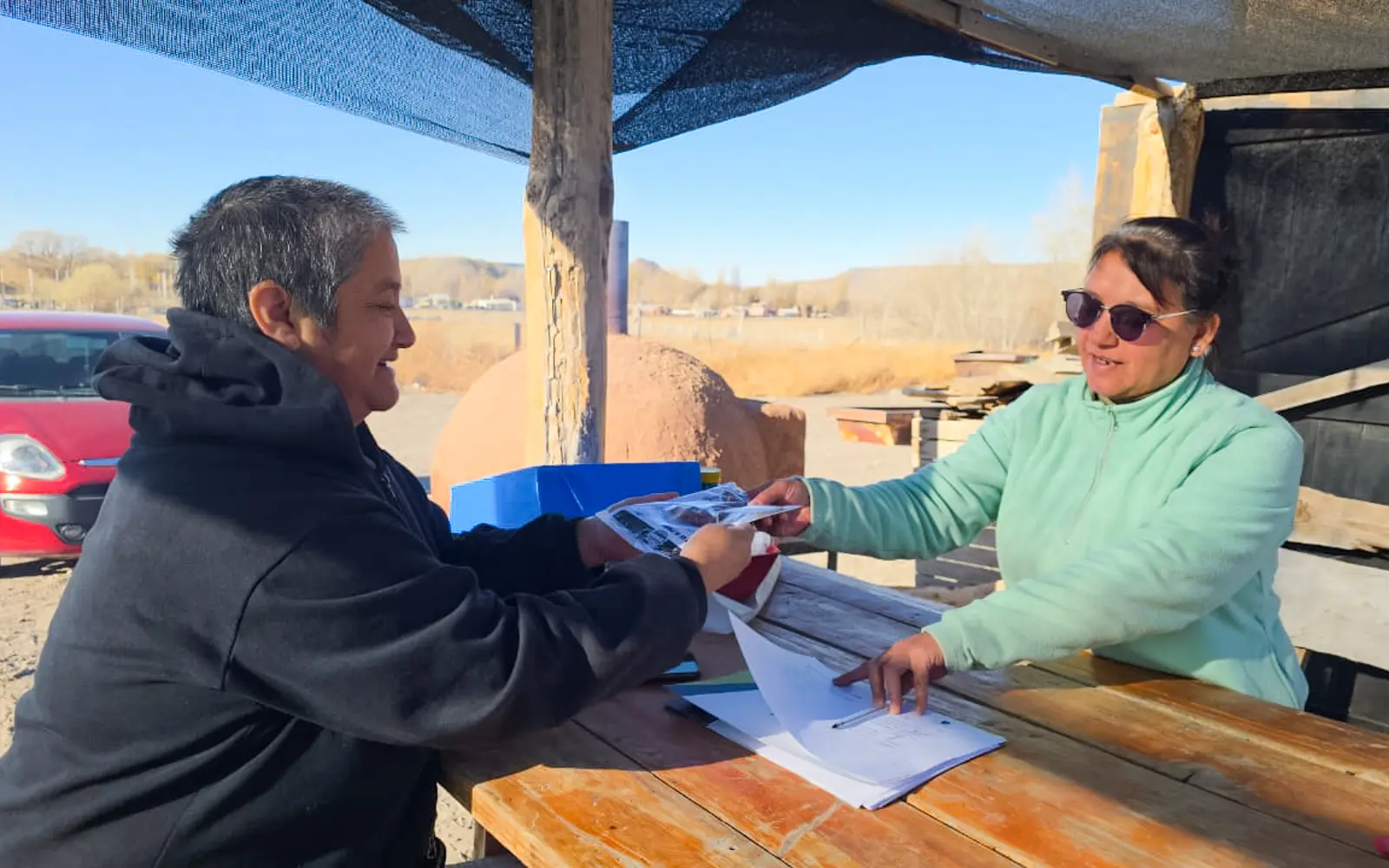 Acelga, habas y arvejas: el municipio repartió semillas de otoño-invierno en dos puntos de la ciudad
