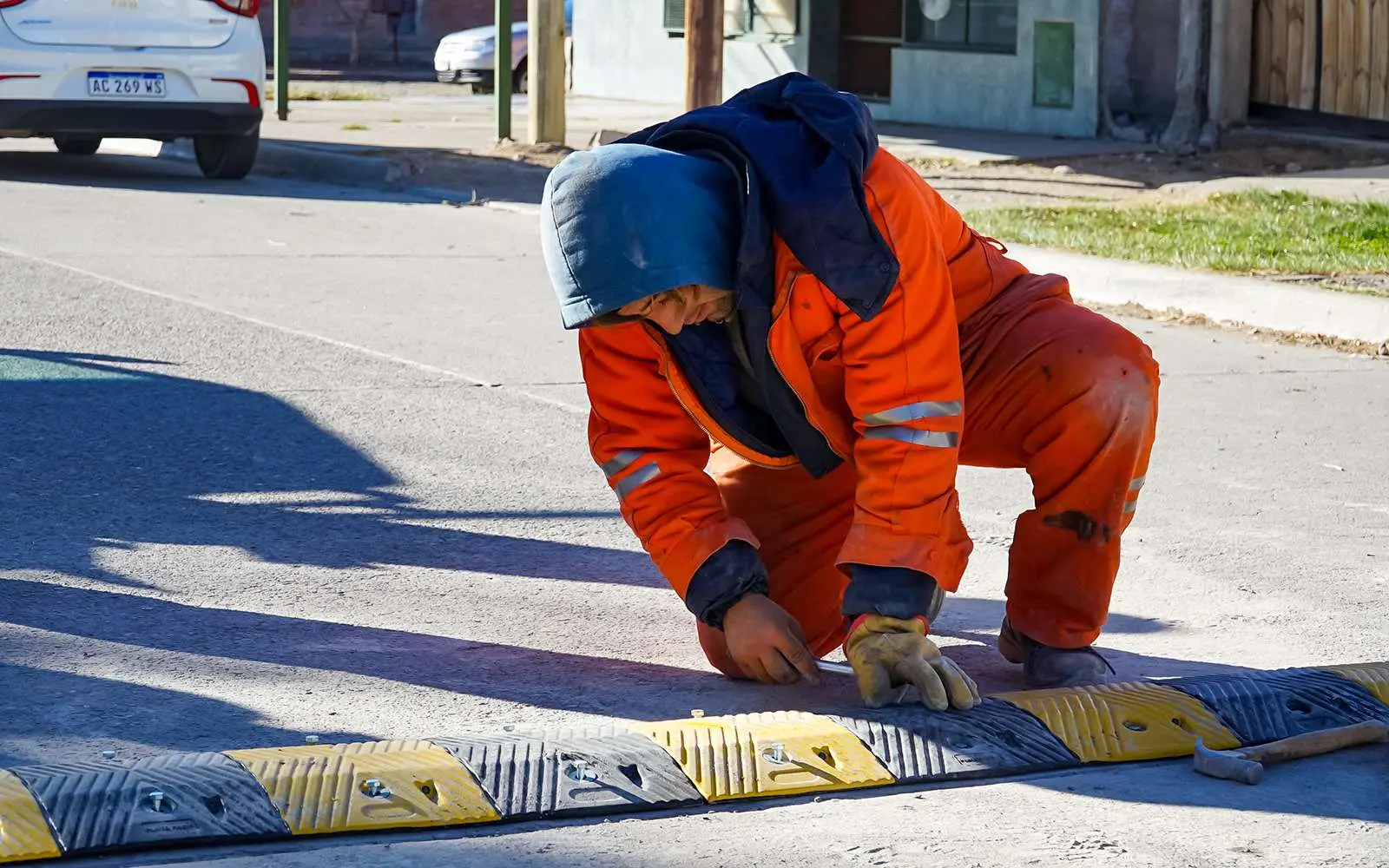 El asfalto nuevo eleva la velocidad: reductores y educación vial para frenar los riesgos