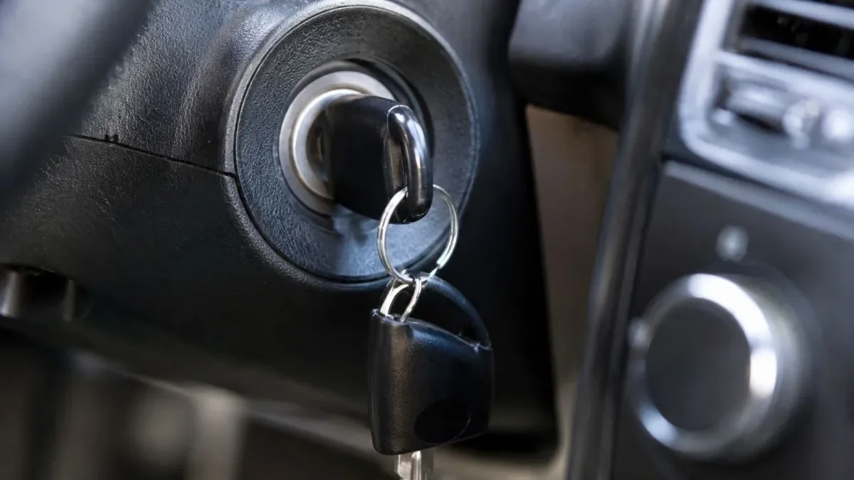 Justicia da la razón a un cliente: aseguradoras deberán cubrir robo de auto con llaves puestas