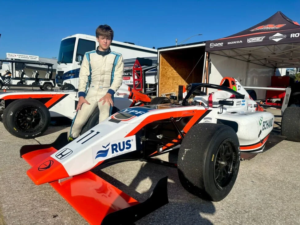 Lázaro Bainotti: el automovilismo argentino celebra un hito internacional histórico