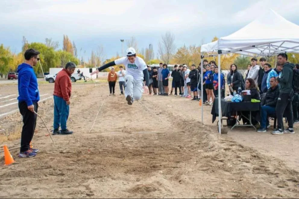 Más de 13 mil estudiantes de Neuquén participan en el programa ReCreo de deporte y arte
