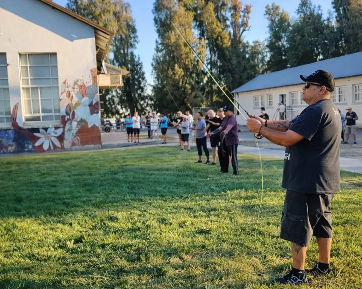 Nuevo establecimiento educativo en Neuquén busca preservar la tradición de la pesca con mosca