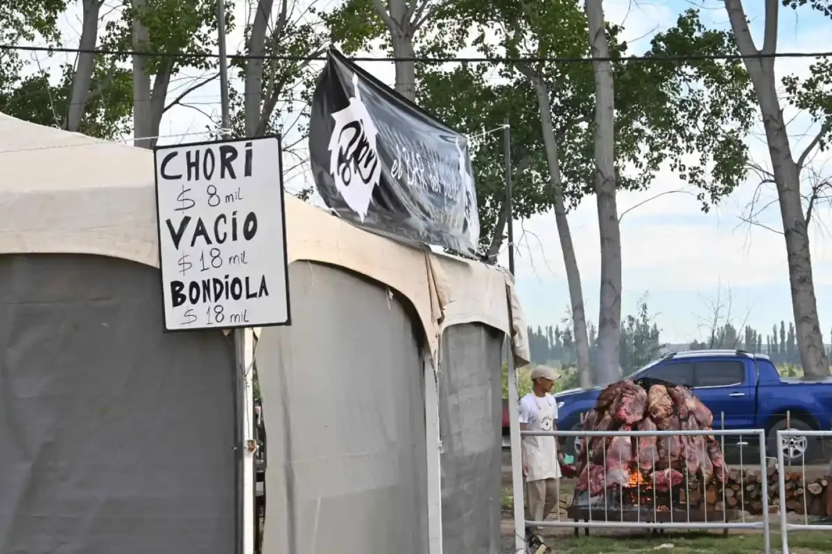 Precios accesibles en la Fiesta de la Manzana: opciones para disfrutar en los foodtrucks