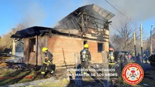 Solidaridad en San Martín de los Andes: vecinos se movilizan tras incendio devastador