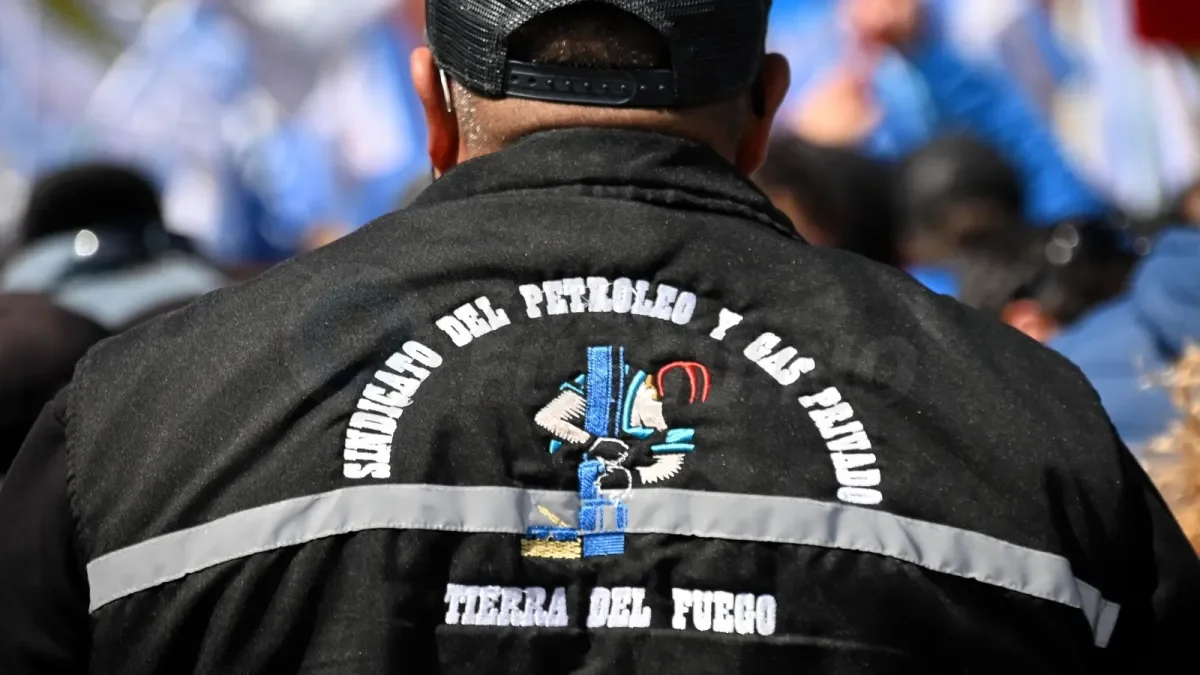 Trabajadores de Tierra del Fuego en alerta por posible ola de despidos en el sector petrolero