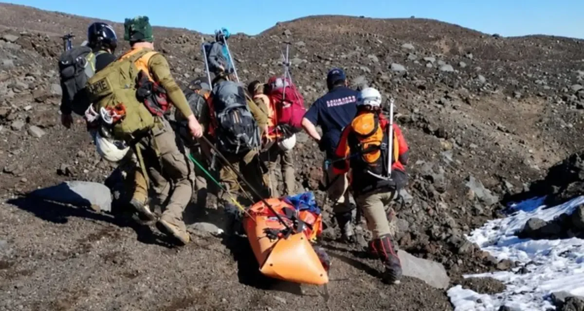 Tragedia en el volcán: mujer fallece al caer 600 metros en Chile, cerca de Neuquén