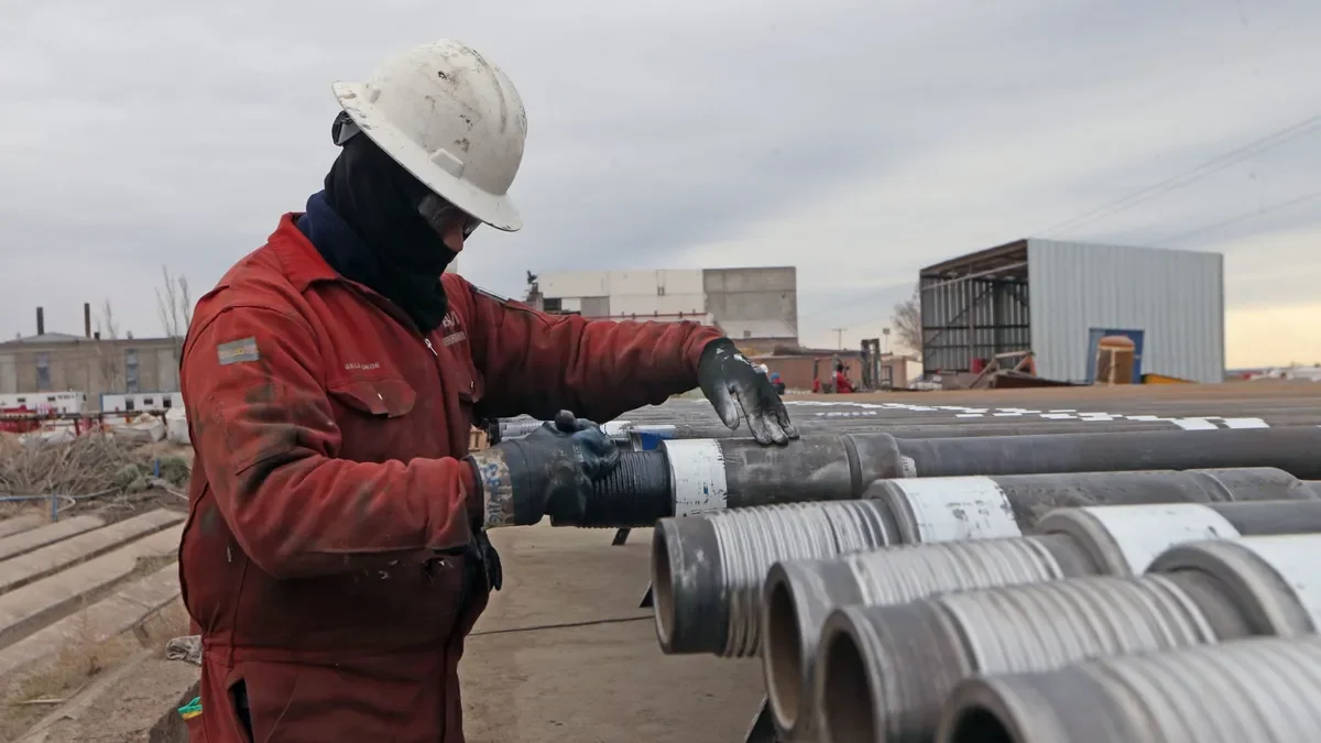Vaca Muerta y el litio demandan mano de obra: sueldos alcanzan los 17 millones
