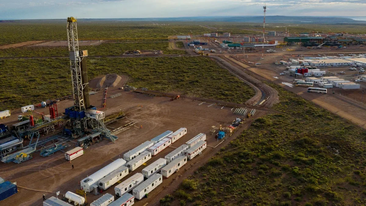 Vaca Muerta y litio impulsan el crecimiento económico de Argentina según el INDEC