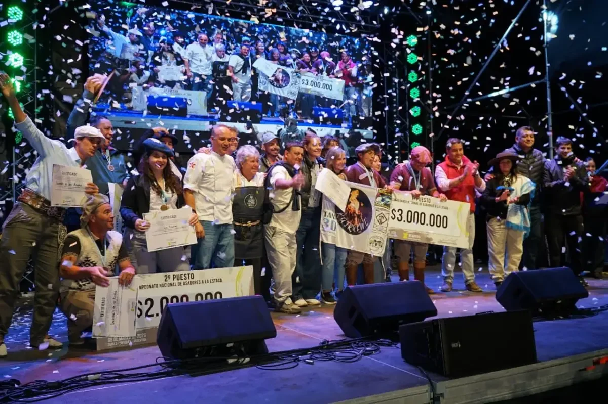 Zapala celebra el triunfo de su equipo en el Campeonato Nacional de Asadores